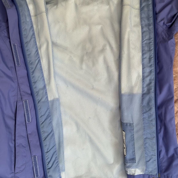 Girl’s North Face Rain Jacket - Picture 6 of 6